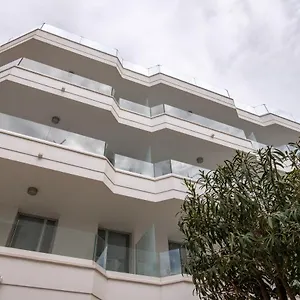 https://sea-breeze-apartments.allmallorcahotels.com